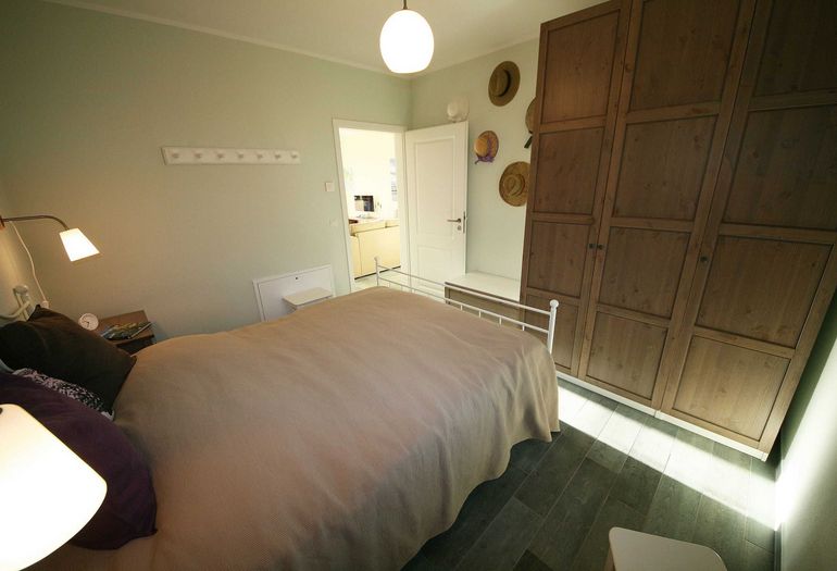 Schlafzimmer mit Doppelbett Schlafzimmer mit Doppelbett