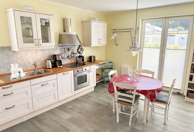 heller offener Küchenbereich heller offener Küchenbereich