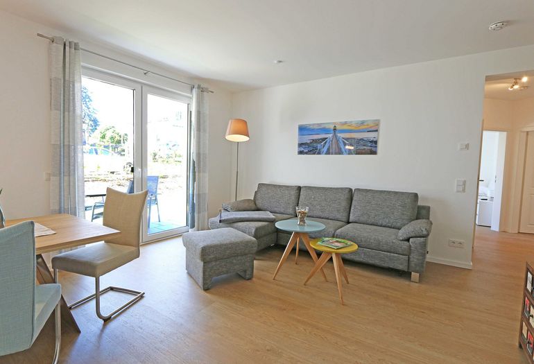 Wohnbereich mit gemütlicher Couch