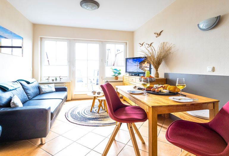 Wohnzimmer mit Esstisch