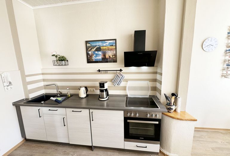 Küchenzeile mit Backofen Küchenzeile mit Backofen