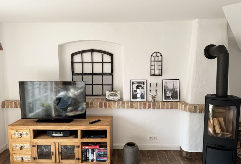 Flachbildschirm und Kamin Flachbildschirm und Kamin