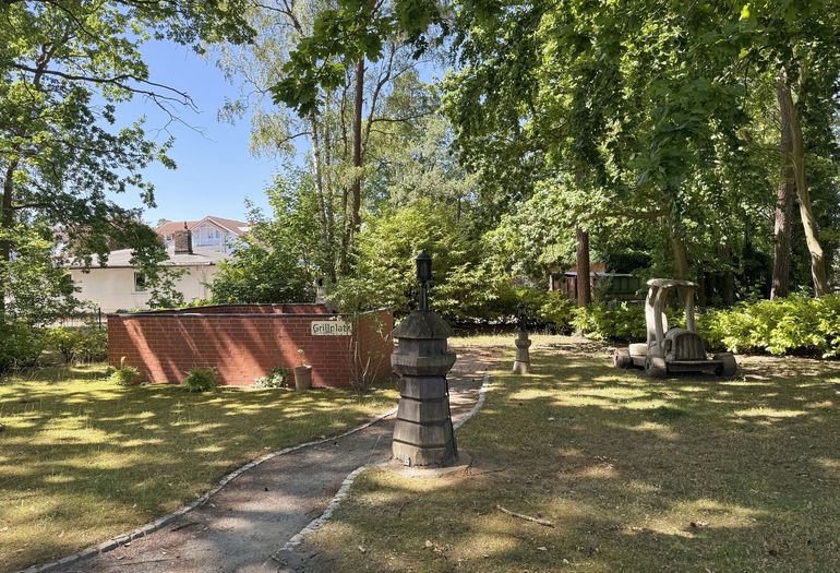 Weg zum Grillplatz Weg zum Grillplatz