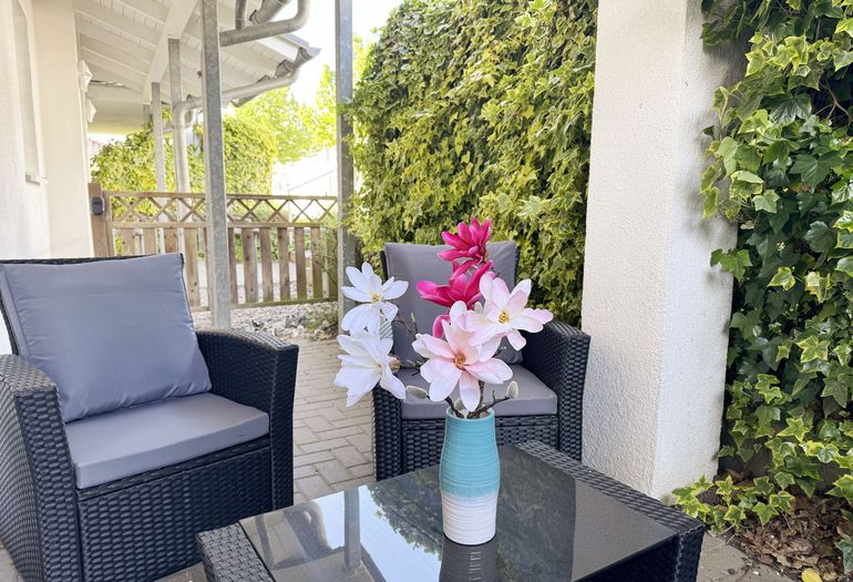 Terrasse mit Bestuhlung