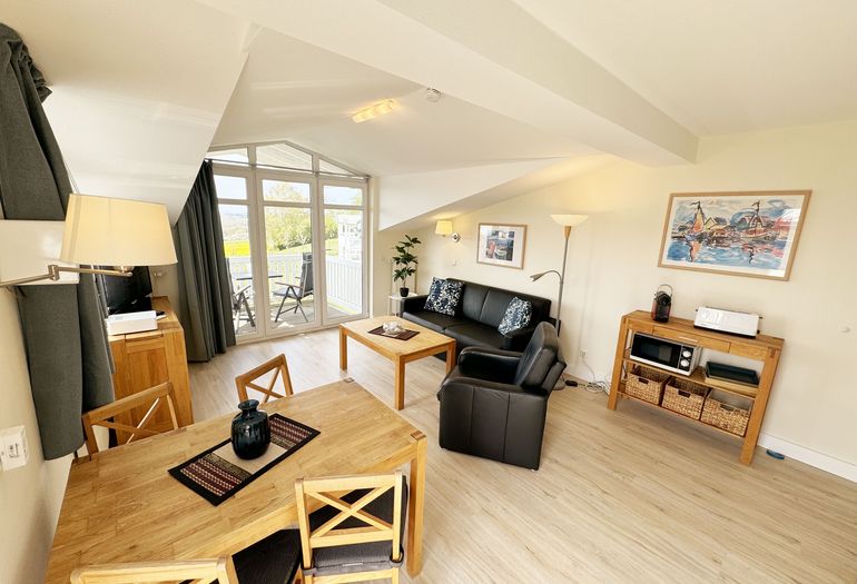 Essplatz mit Blick zum Wohnbereich