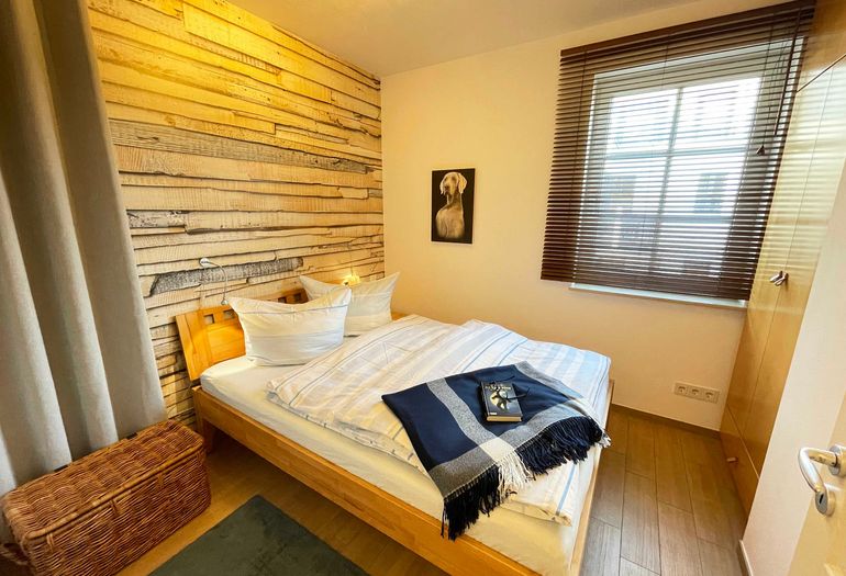 1. Schlafzimmer mit Doppelbett