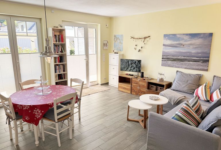 heller Wohn-/Essbereich