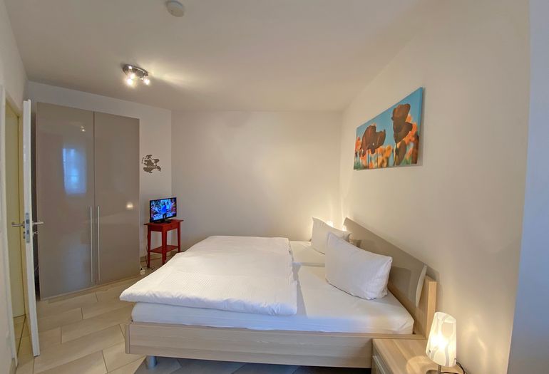 2. Schlafzimmer mit Kleiderschrank 2. Schlafzimmer mit Kleiderschrank