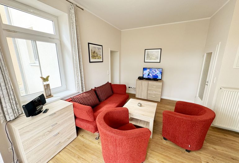 Wohnbereich mit Blick zum TV Wohnbereich mit Blick zum TV