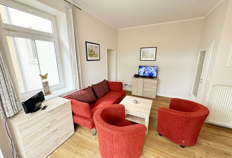 Wohnbereich mit Blick zum TV Wohnbereich mit Blick zum TV