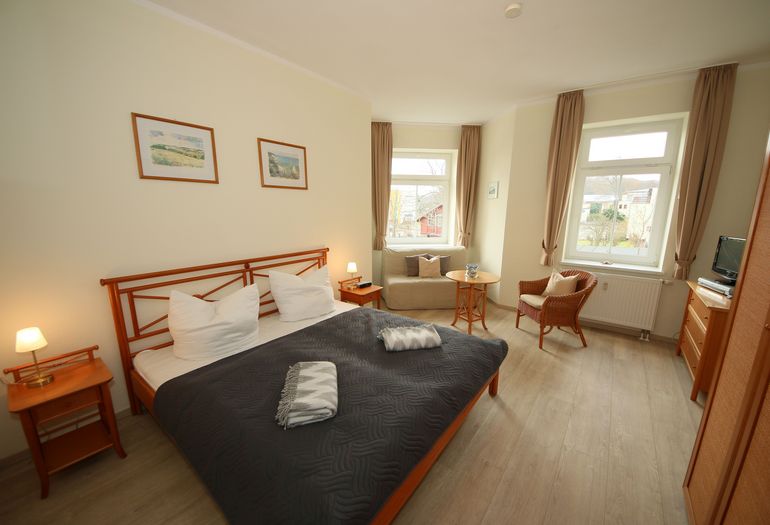 1. Schlafzimmer mit Doppelbett 1. Schlafzimmer mit Doppelbett