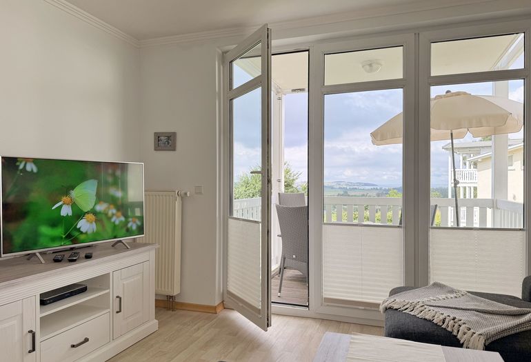 Blick zum Balkon vom Wohnbereich aus Blick zum Balkon vom Wohnbereich aus