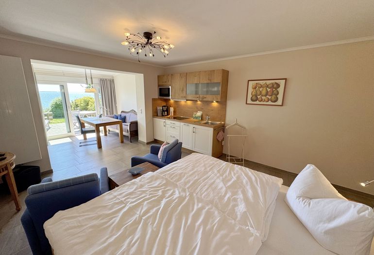 Blick auf das Meer vom Bett