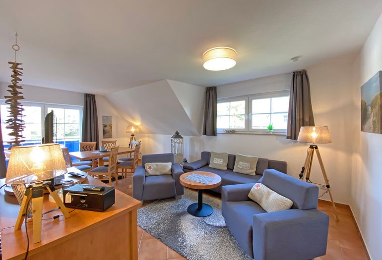 Wohnzimmer mit Couch Wohnzimmer mit Couch