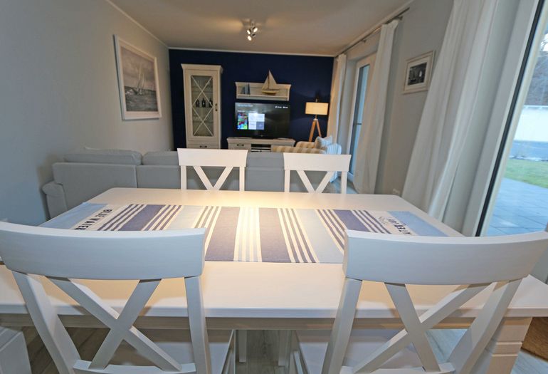 Esstisch für vier Personen Esstisch für vier Personen