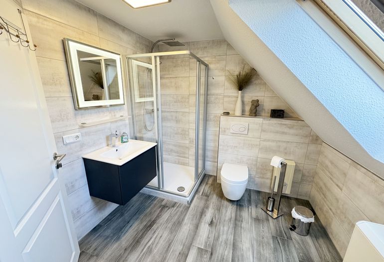 modernes Duschbad der Ferienwohnung modernes Duschbad der Ferienwohnung