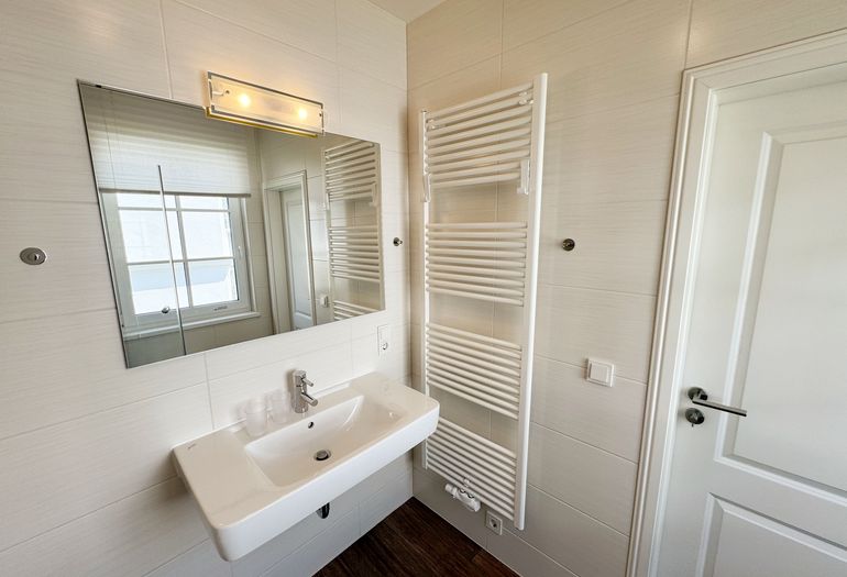 gefliestes Badezimmer