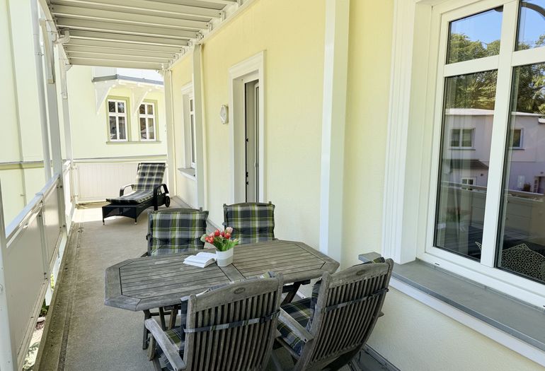 bestuhlter Balkon bestuhlter Balkon