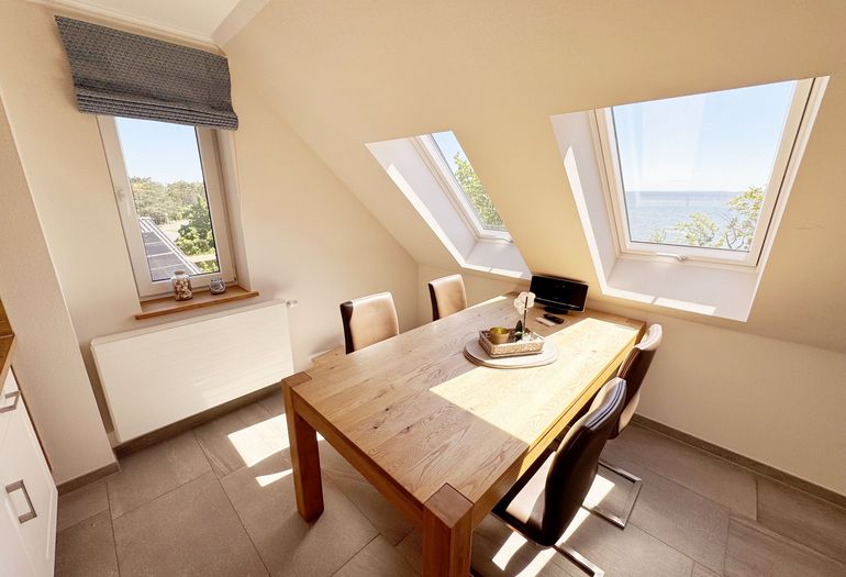 Essbereich mit Meerblick