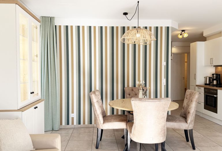 Esstisch mit Stühlen Esstisch mit Stühlen