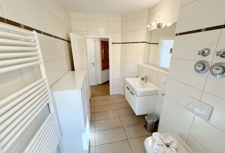 Villa Annika Whg. 06 - modernes Duschbad Villa Annika Whg. 06 - modernes Duschbad