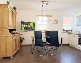 Ferienwohnung "Leon" Nr. 5 mit Terrasse Ferienwohnung "Leon" Nr. 5 mit Terrasse