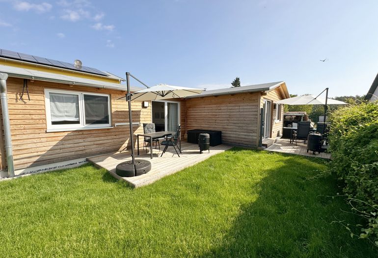 Bungalow Harmonie & Fantasie - beide Terrassen grenzen aneinander Bungalow Harmonie & Fantasie - beide Terrassen grenzen aneinander