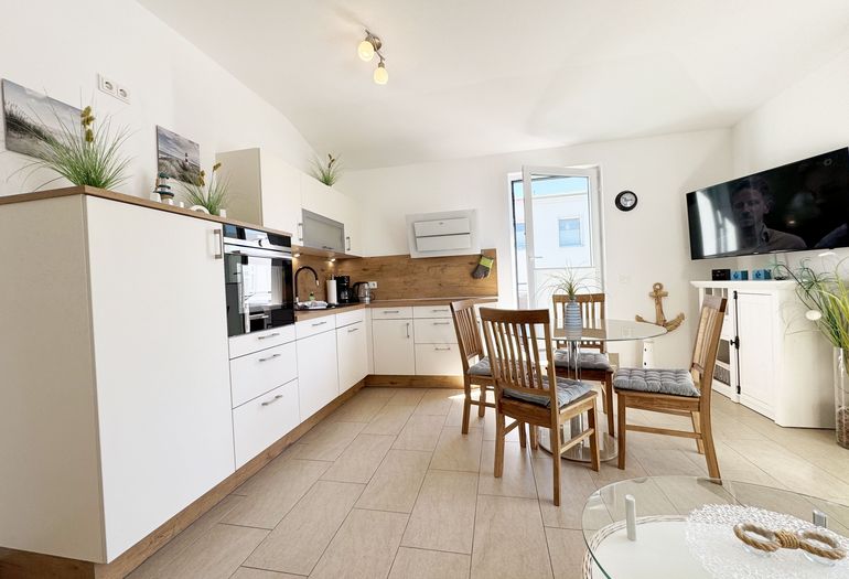 Blick in die moderne Küchenzeile