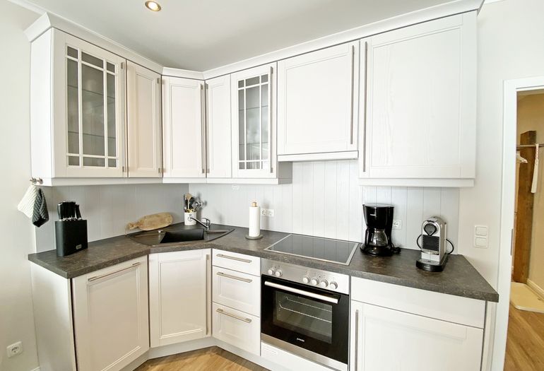 Küchenzeile mit Backofen Küchenzeile mit Backofen