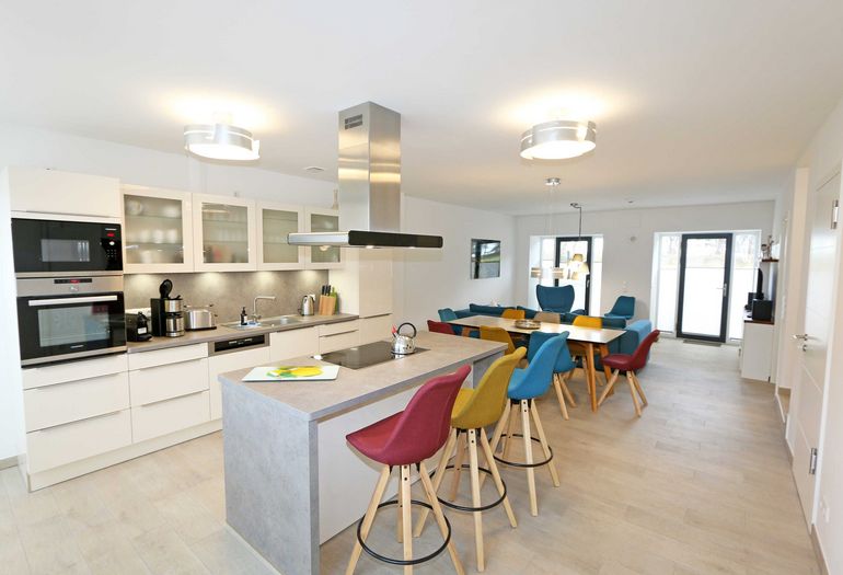 Wohnzimmer mit großzügigem Essbereich