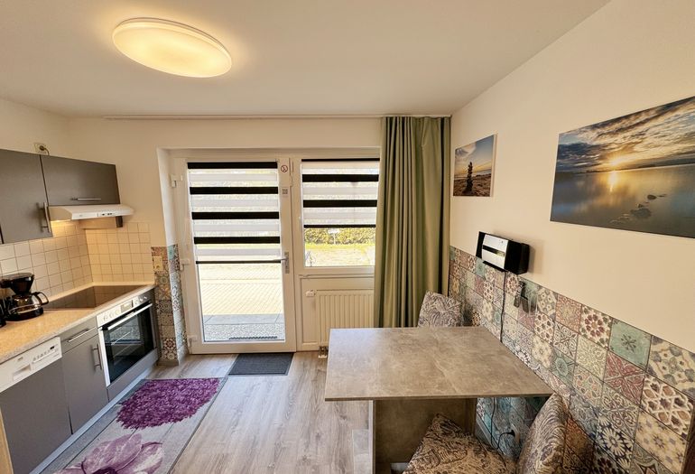 Küchenzeile mit Essbereich Küchenzeile mit Essbereich