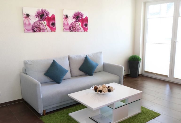 Ferienwohnung "Leon" Nr. 5 mit Terrasse Ferienwohnung "Leon" Nr. 5 mit Terrasse
