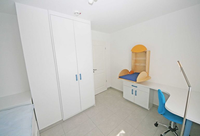 2. Schlafzimmer mit Wickelkommode 2. Schlafzimmer mit Wickelkommode