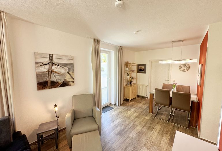 Essplatz mit Blick von der Küchenzeile