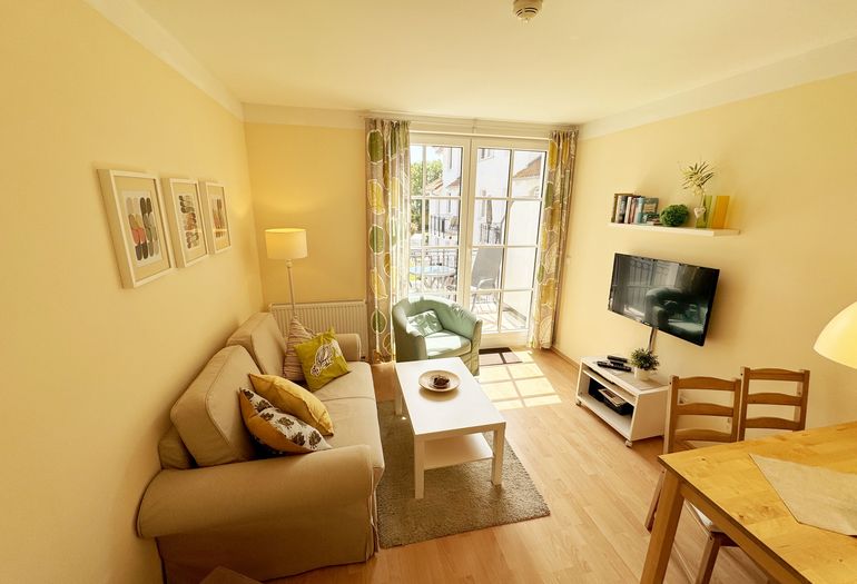 Wohnbereich mit TV Wohnbereich mit TV