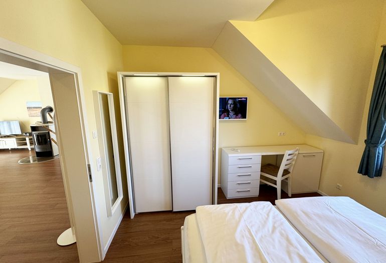 1. Schlafzimmer mit Doppelbett 1. Schlafzimmer mit Doppelbett