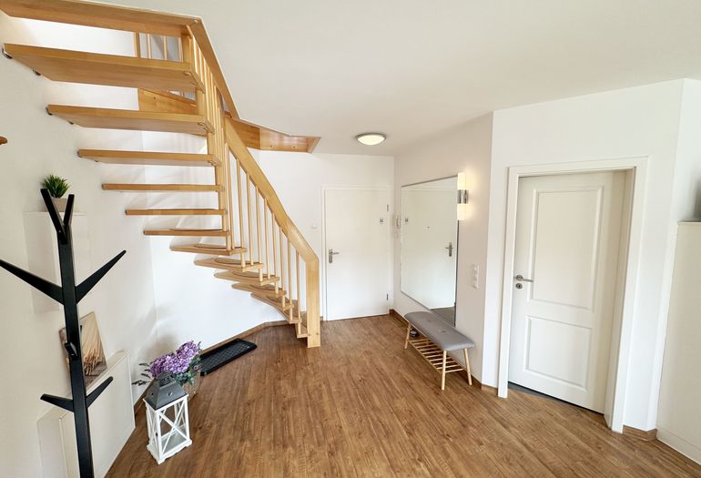 Treppe zum Obergeschoss Treppe zum Obergeschoss