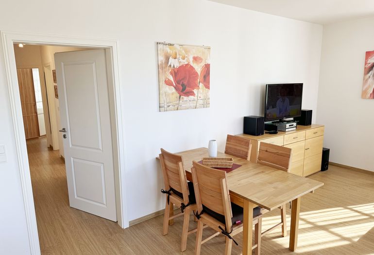 Villa Annika Whg. 06 - Ess- und TV-Bereich