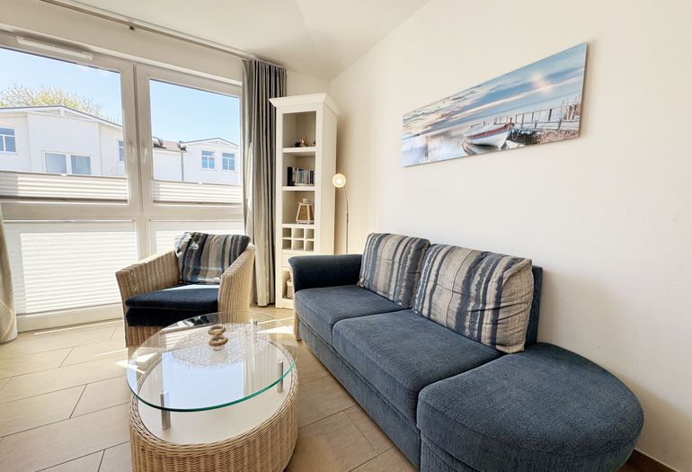 gemütliche Couch mit Sessel