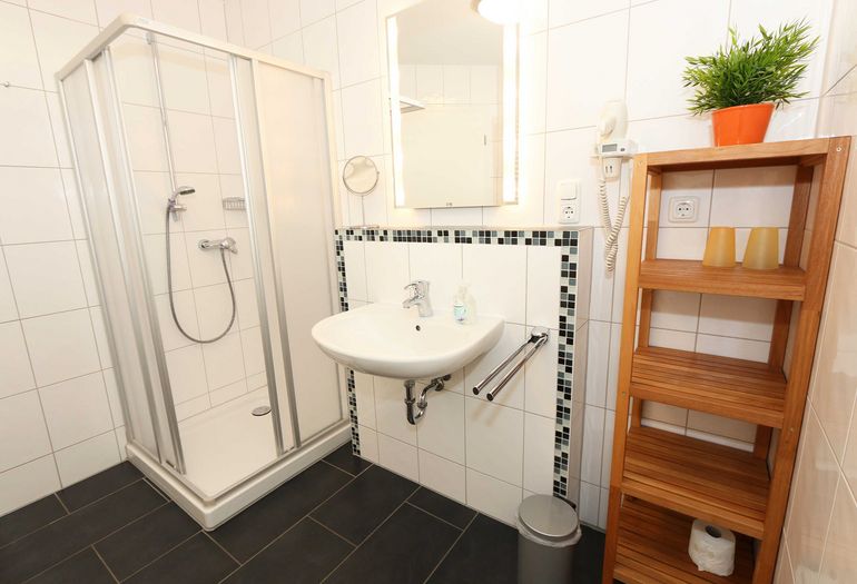 Badezimmer mit Waschbecken