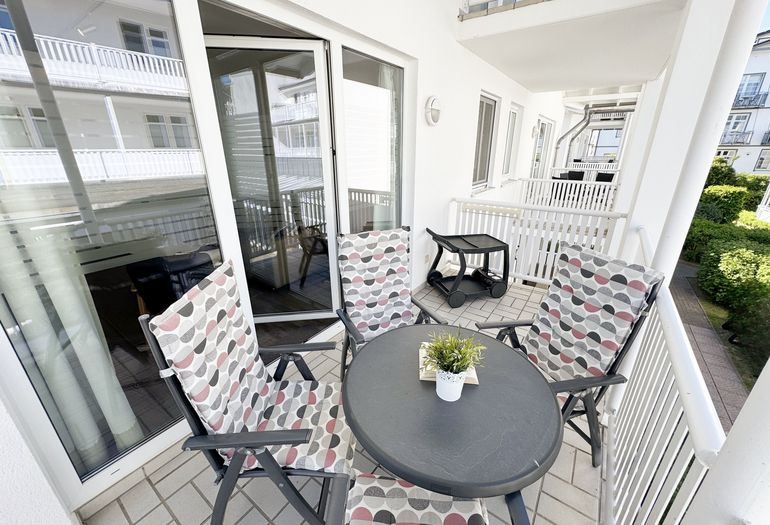 Balkon mit Bestuhlung