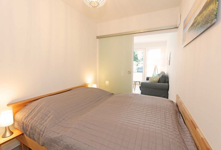 Schlafzimmer mit Doppelbett