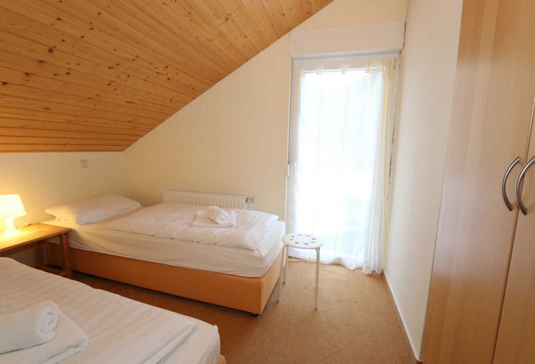 2. Schlafzimmer mit Einzelbetten
