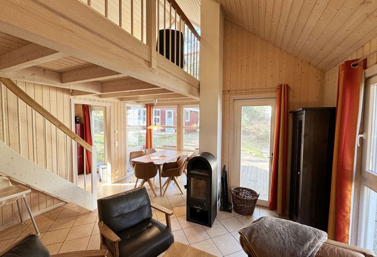 Ferienhaus Sprottenkiste - Blick in das Wohnzimmer Ferienhaus Sprottenkiste - Blick in das Wohnzimmer