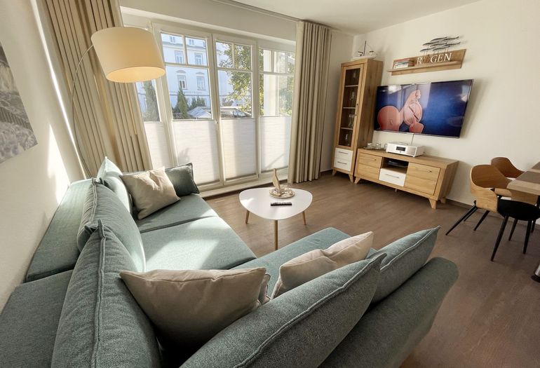 Wohnzimmer mit TV Wohnzimmer mit TV