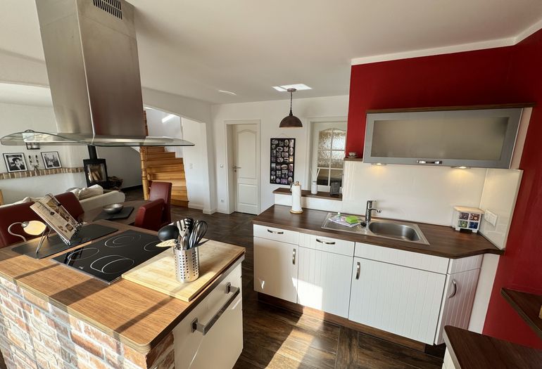 Blick auf die Kochinsel