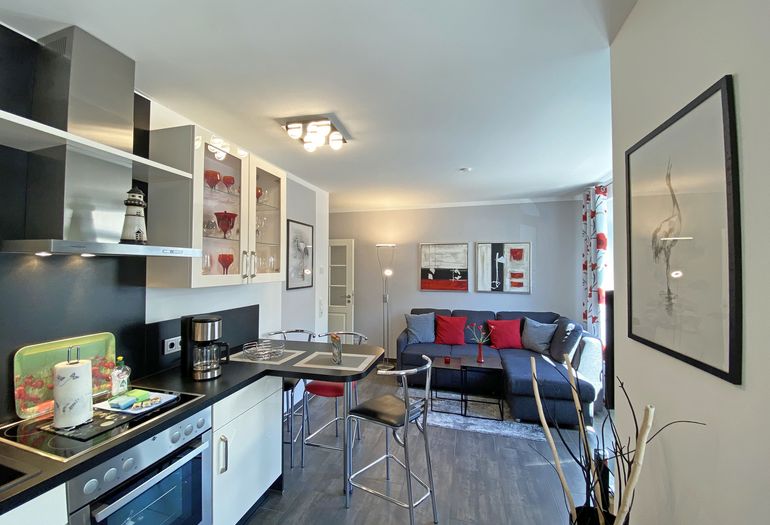 Küchenzeile mit Backofen