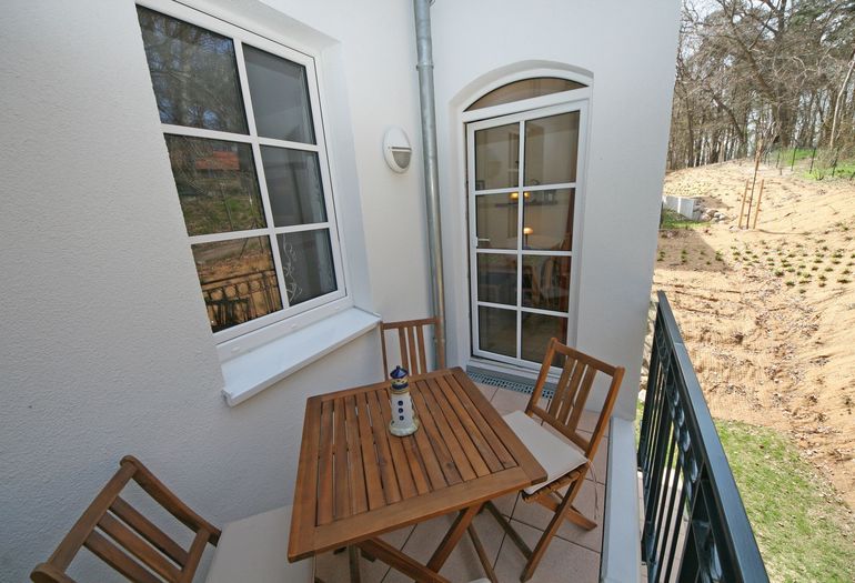 bestuhlter Balkon