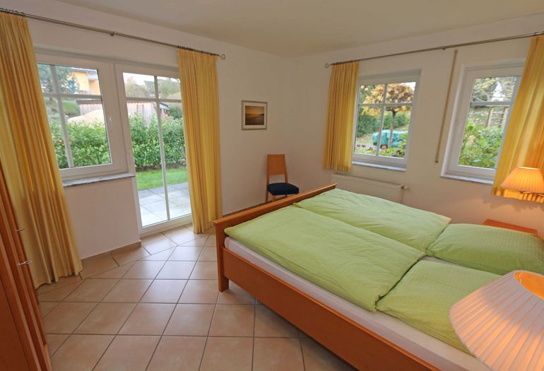 2. Schlafzimmer mit Doppelbett