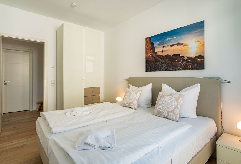 1. Schlafzimmer mit Doppelbett 1. Schlafzimmer mit Doppelbett